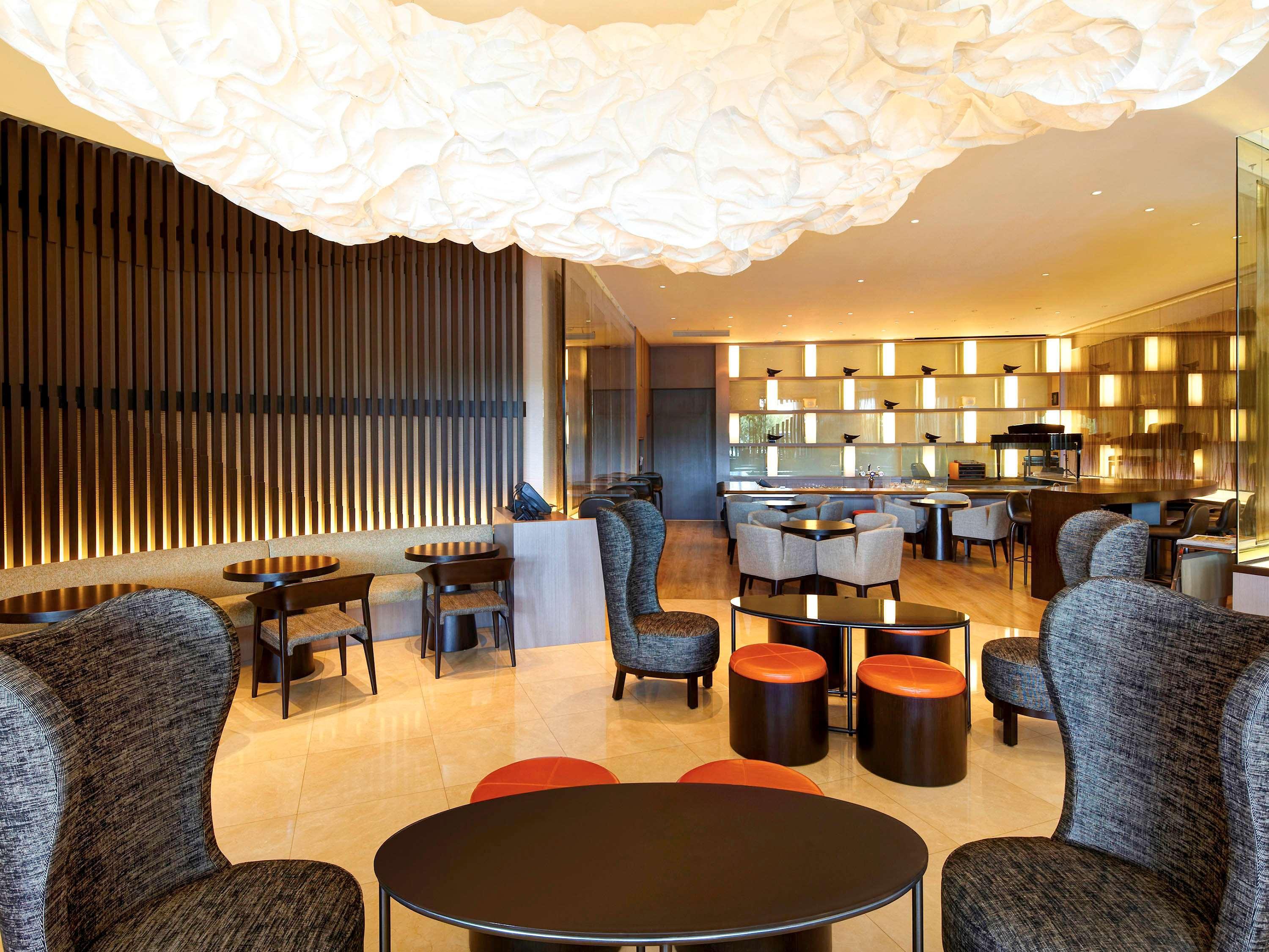 Novotel Citygate Хонконг Екстериор снимка